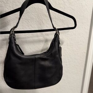 Vintage Coach Black Leather Shoulder Bag